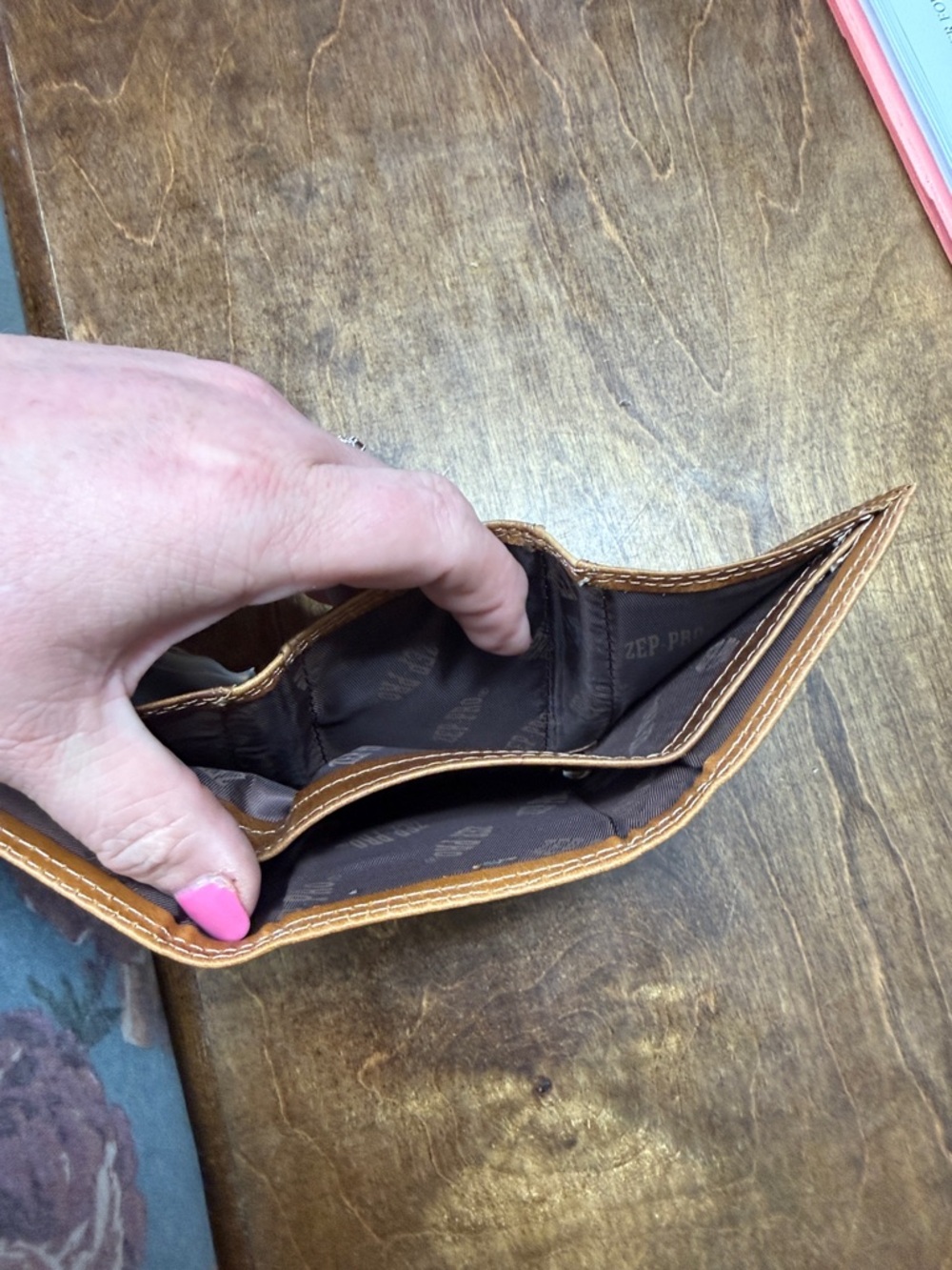 Mississippi STATE Tan Leather Tri-fold Wallet - Picture 4 of 4